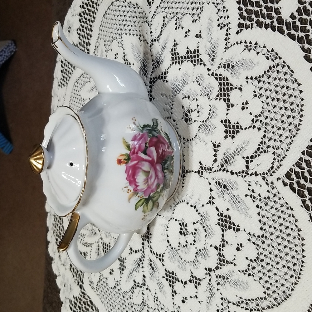 Vintage  Tea pot. - Picture 3 of 9